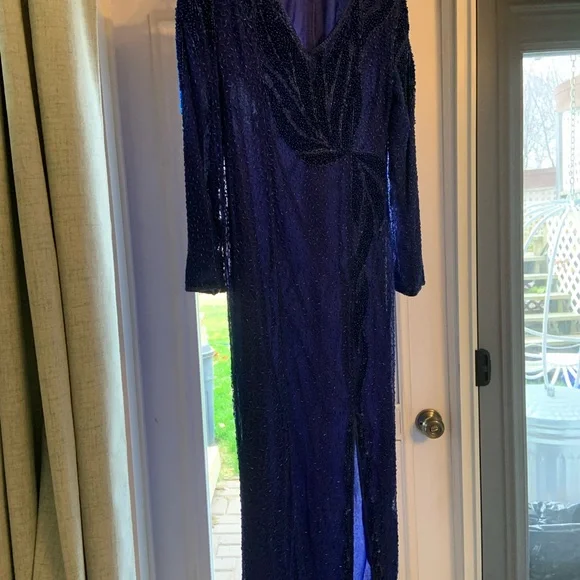 Beautiful Vintage Navy Blue sequins and beaded gown - Picture 2 of 4
